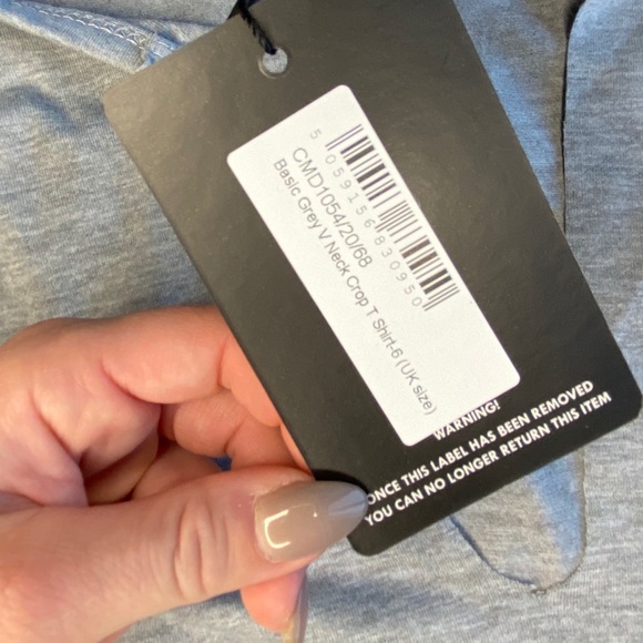 Pretty little thing grey crop t shirt - Picture 3 of 3